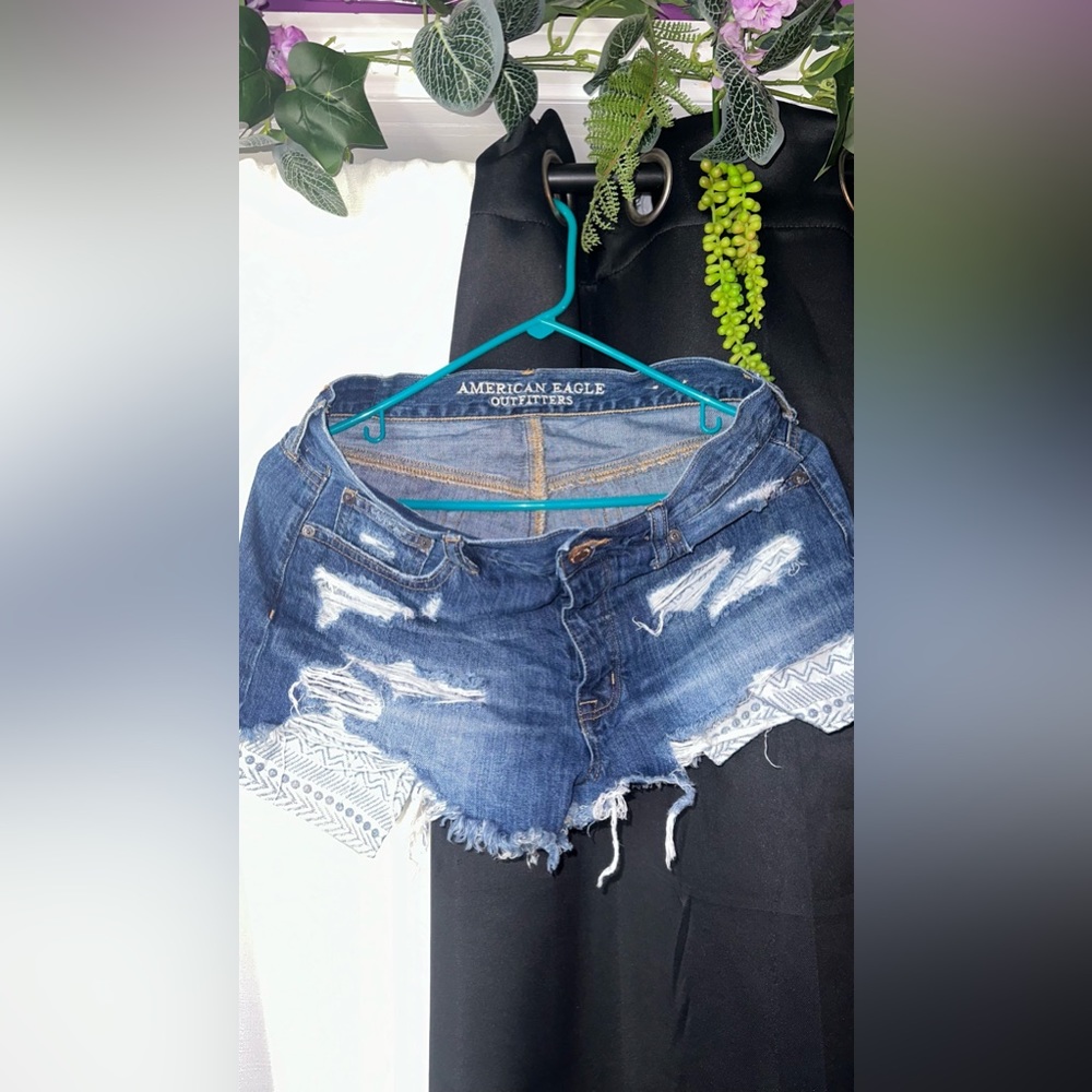 American eagle jean shorts - so cute